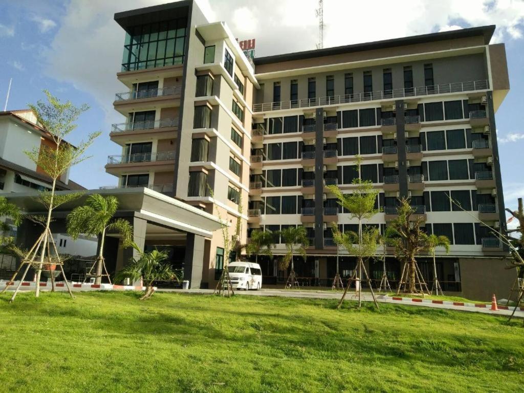 Zahrada ubytování The Convenience Hotel