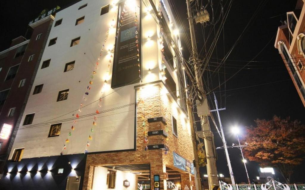 Jinju Hote…
