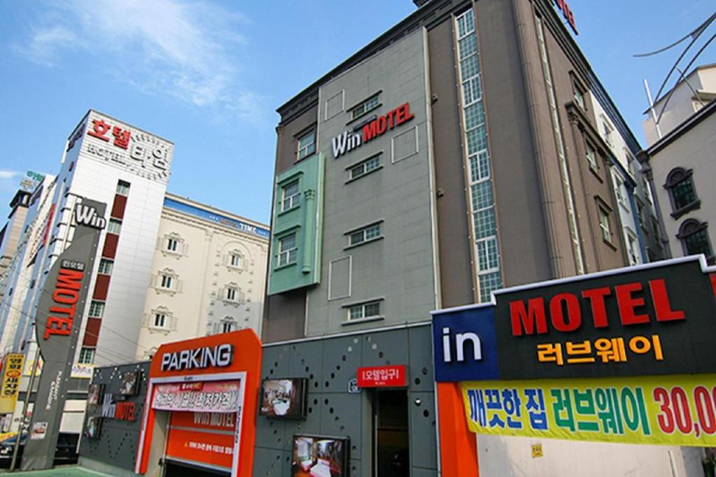 Win Motel …