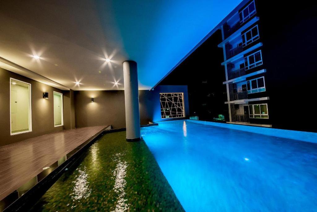 Bazén v ubytování The Violin - Sriracha nebo v jeho okolí