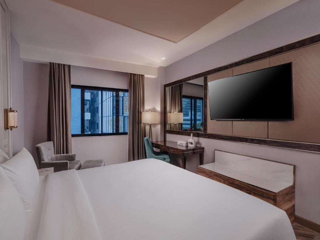 Aira Hotel Bangkok Sukhumvit 11 - Superior King Room