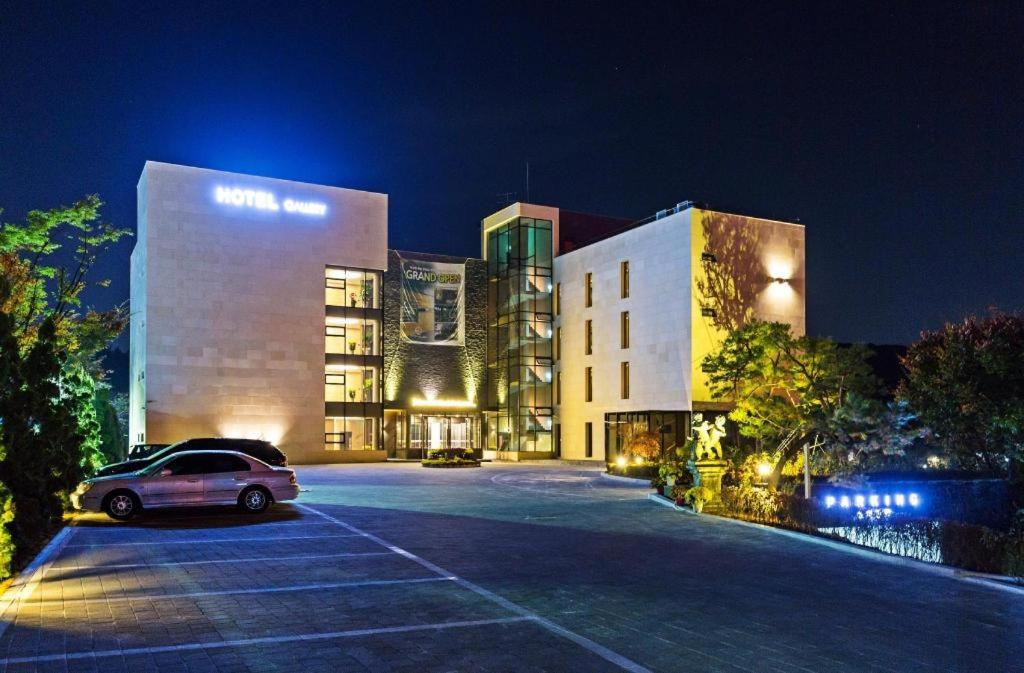 hotel gall…