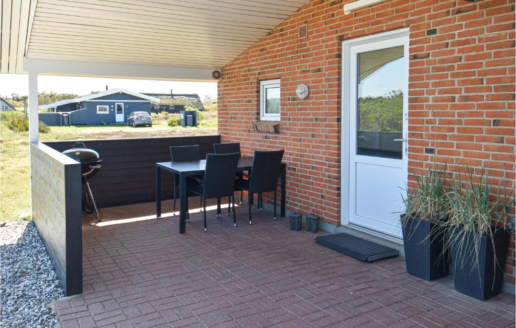 Fotografie z fotogalerie ubytování Gorgeous Home In Hvide Sande With Sauna v destinaci Hvide Sande