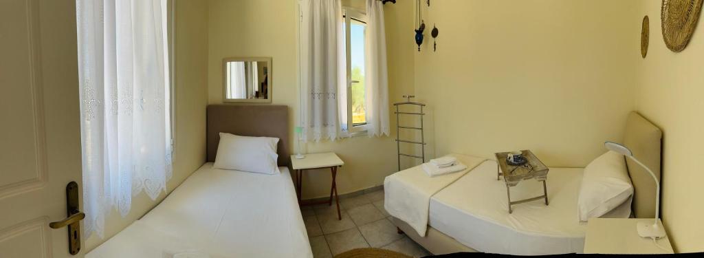 A bed or beds in a room at Casa Regina - 5min to Beach - Peaceful Retreat