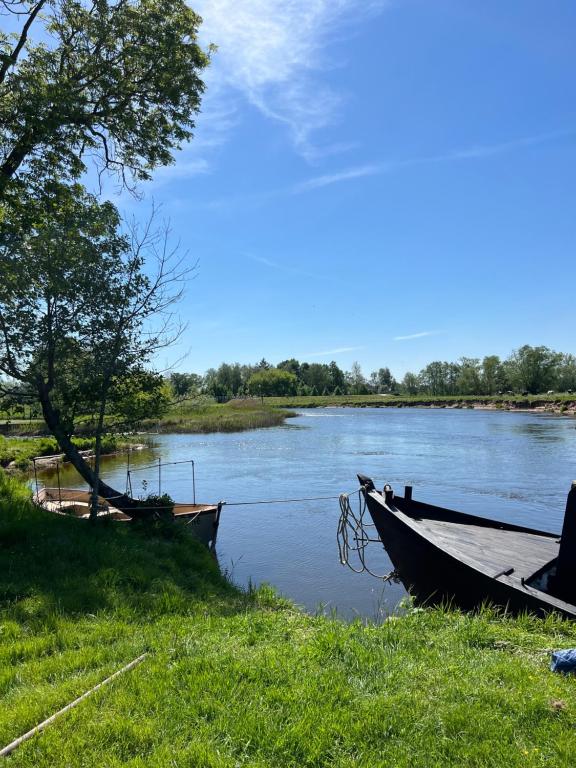 Příroda nedaleko luxury tent
