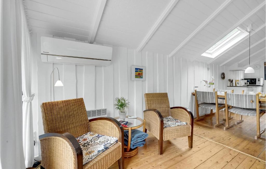 Η κουζίνα ή μικρή κουζίνα στο 2 Bedroom Nice Home In Fjerritslev