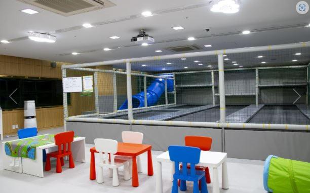 Bazén v ubytování Elysian Gangchon Resort nebo v jeho okolí
