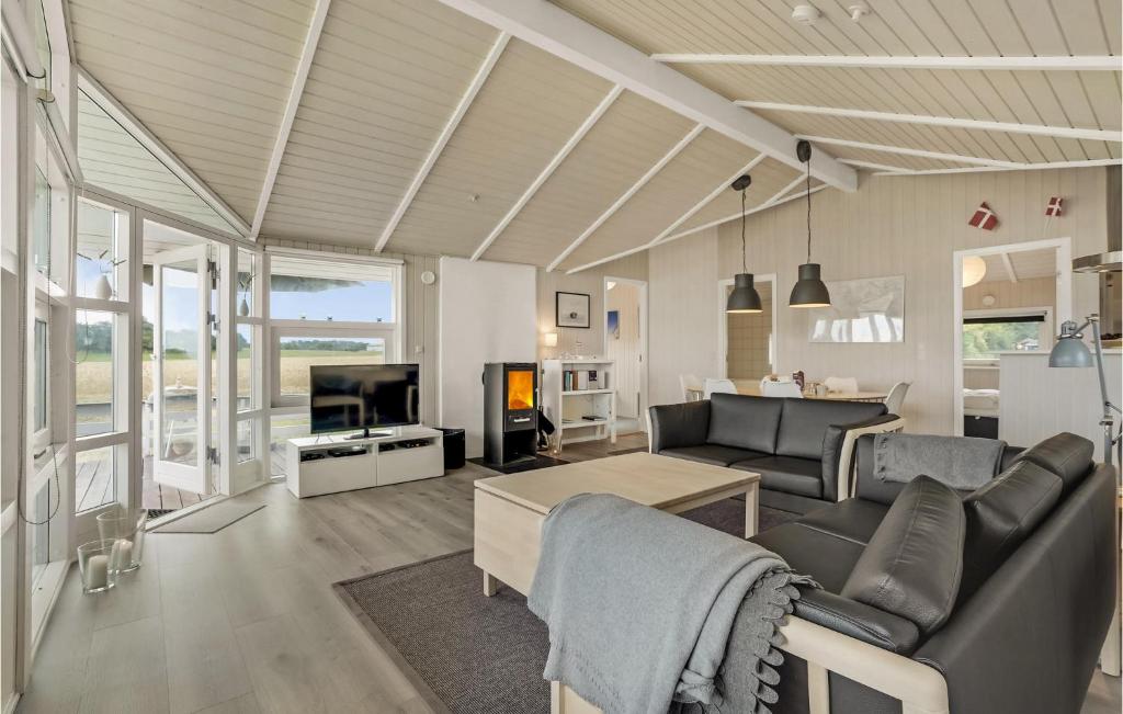 TV a/nebo společenská místnost v ubytování Holiday Home Vinkelbæk Nordborg