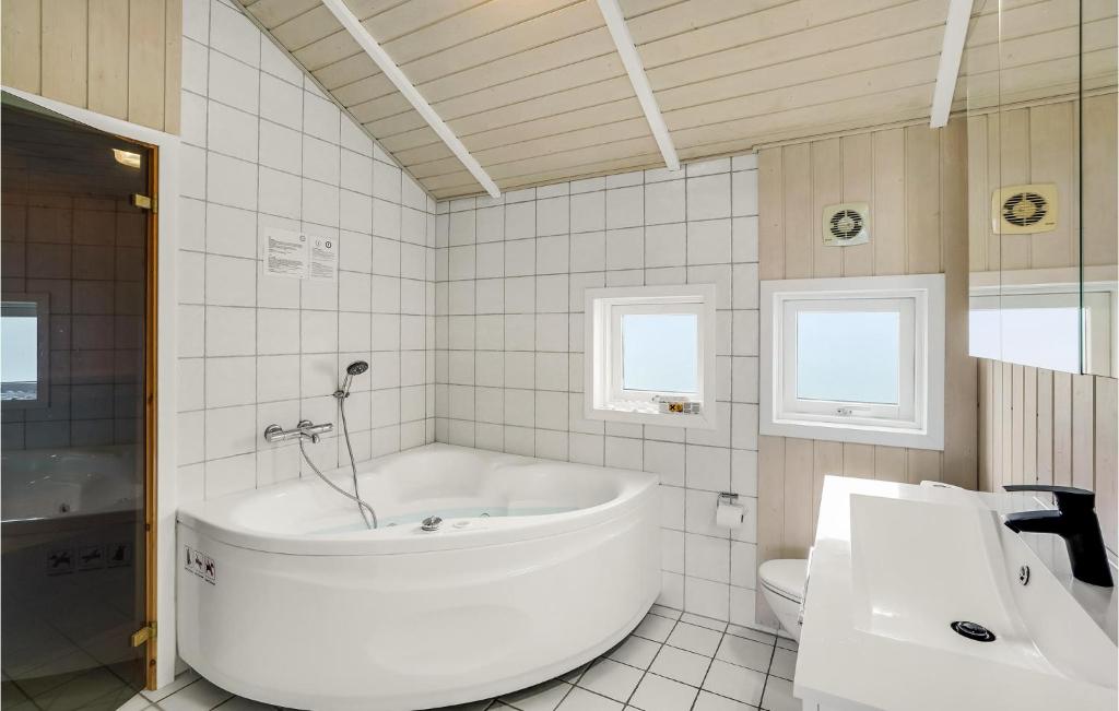 Koupelna v ubytování Holiday Home Vinkelbæk Nordborg
