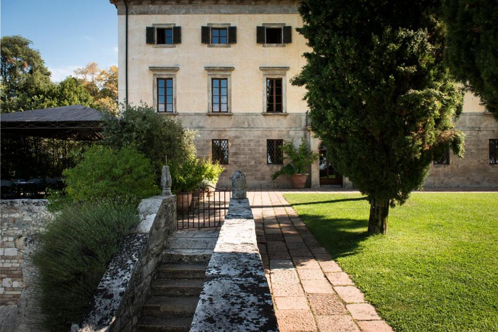 Zahrada ubytování Borgo Pignano Tuscany