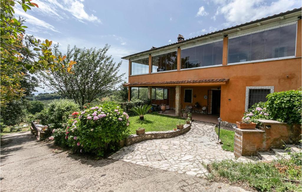 A garden outside Nice Home In Bassano Romano With Wifi