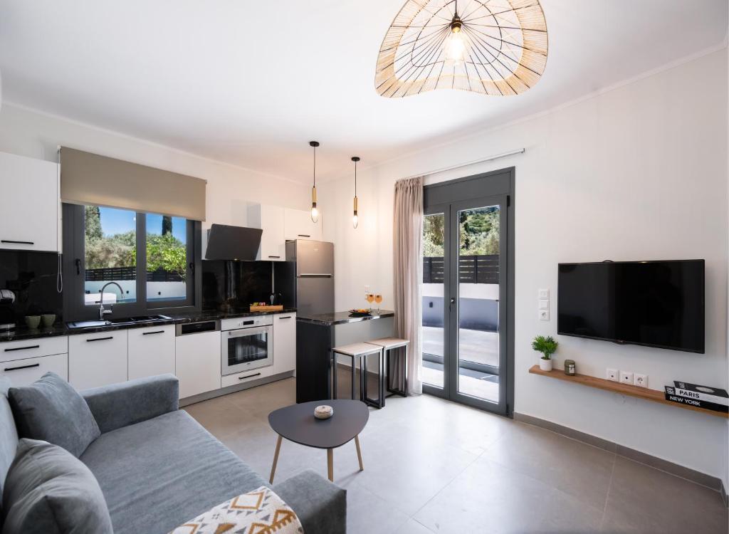 Gallery image of Vardas Luxury Houses in Lefkada Town