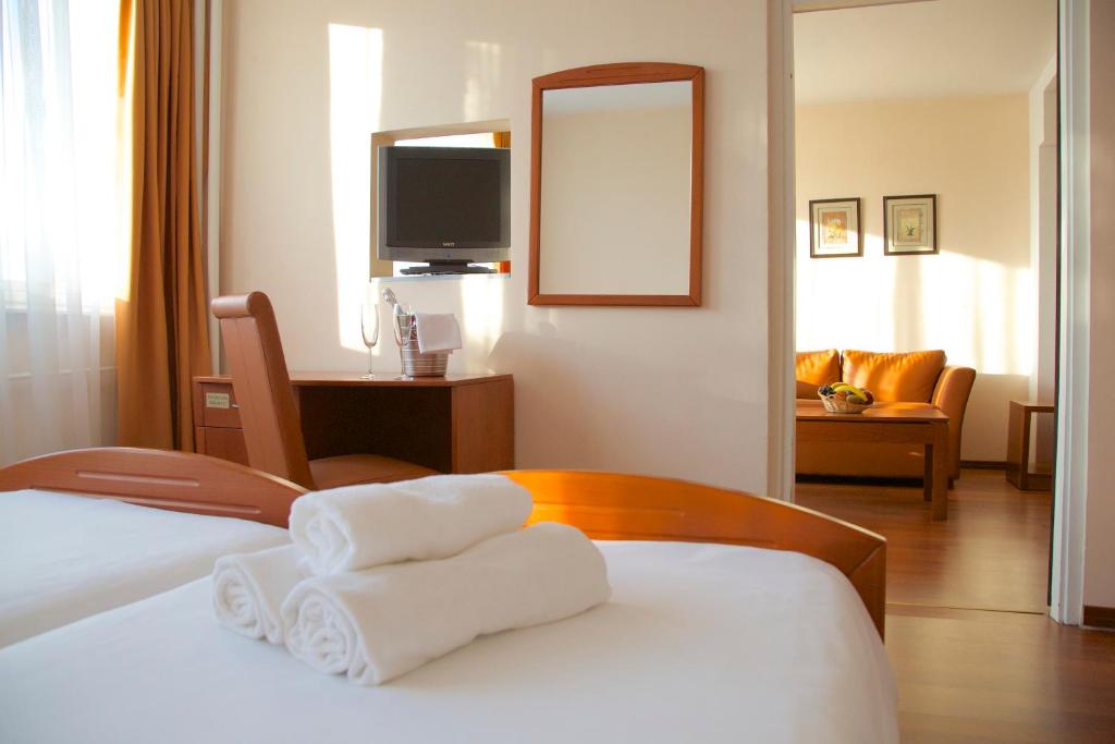 Hotel Srbija-FREE PARKING - Estudio Familiar Con Estacionamiento Gratuito