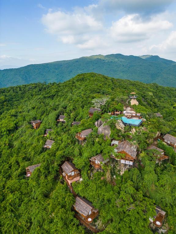Earthly paradise bird nest resort Earthly paradise bird nest resort