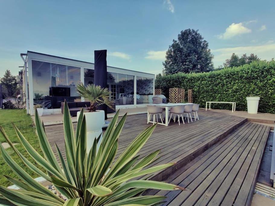 Zahrada ubytování Guest house with private pool & jacuzzi