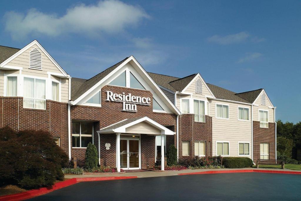 アトランタにあるResidence Inn Atlanta Airport North/Virginia Avenueの建物