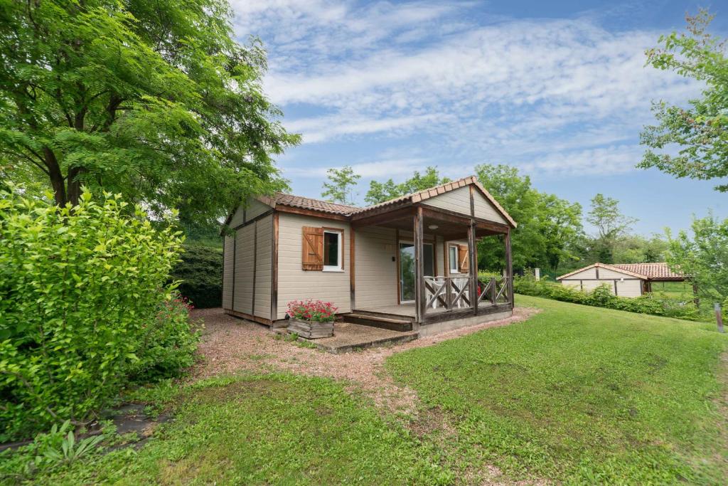 Camping Le Mont Libre - Cottage & espace nature - Gannat - Three-Bedroom Chalet