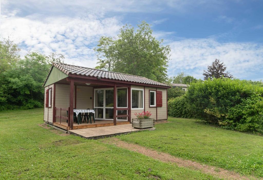 Camping Le Mont Libre - Cottage & espace nature - Gannat - Two-Bedroom Chalet