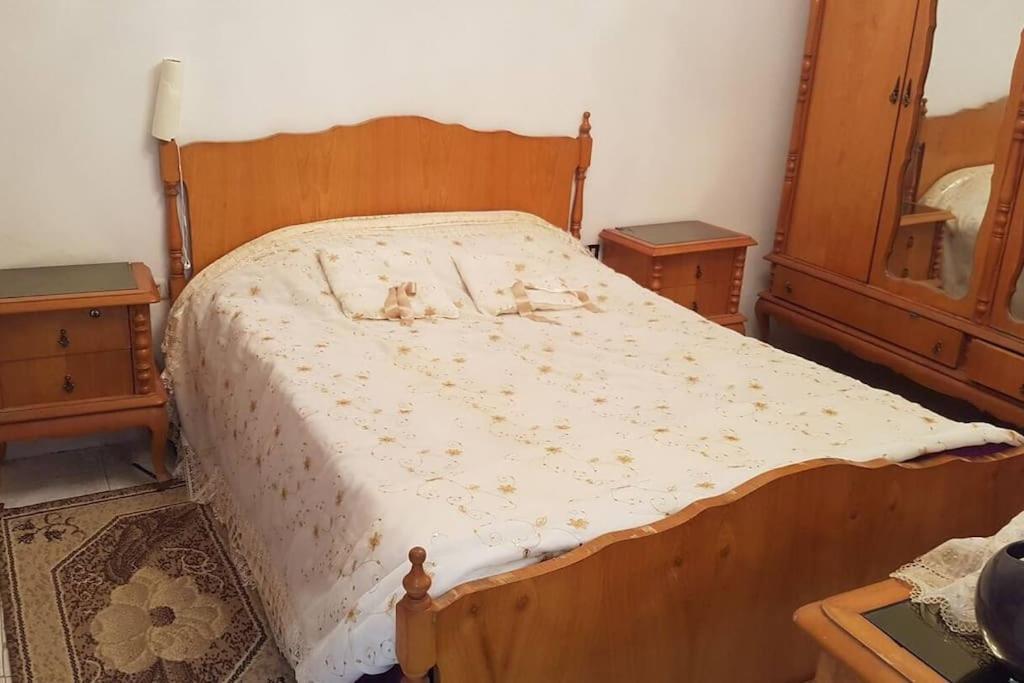Ένα ή περισσότερα κρεβάτια σε δωμάτιο στο S plus 1 pas chère a 5m de la mer