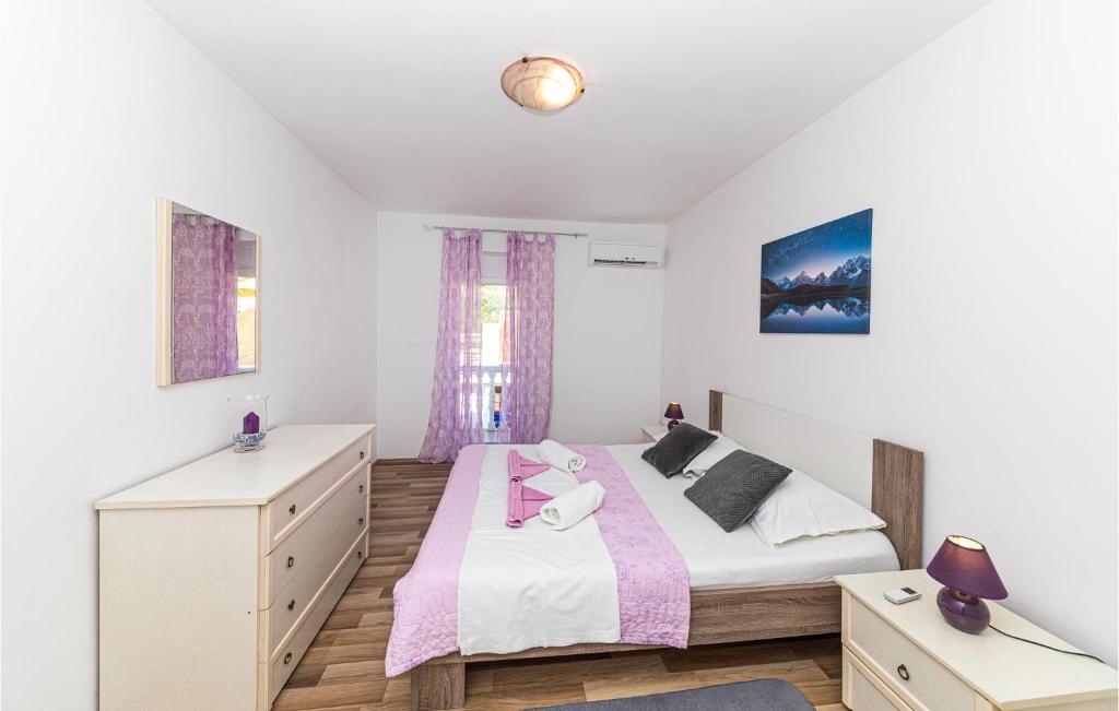 Posteľ alebo postele v izbe v ubytovaní Stunning Home In Marina