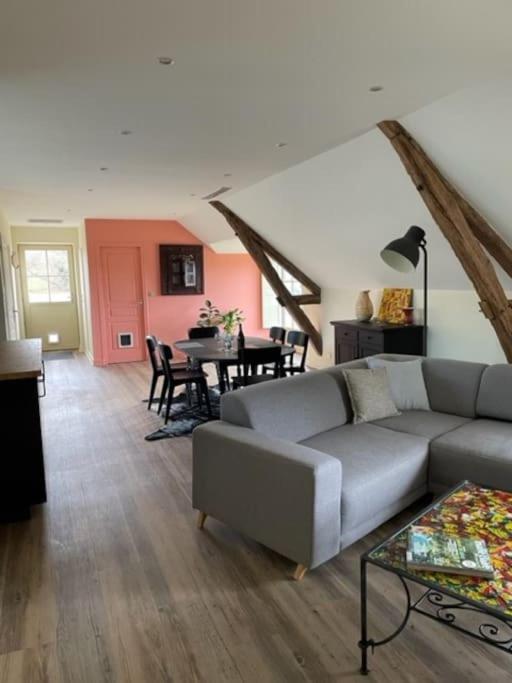 Posezení v ubytování Appartement spacieux au domaine