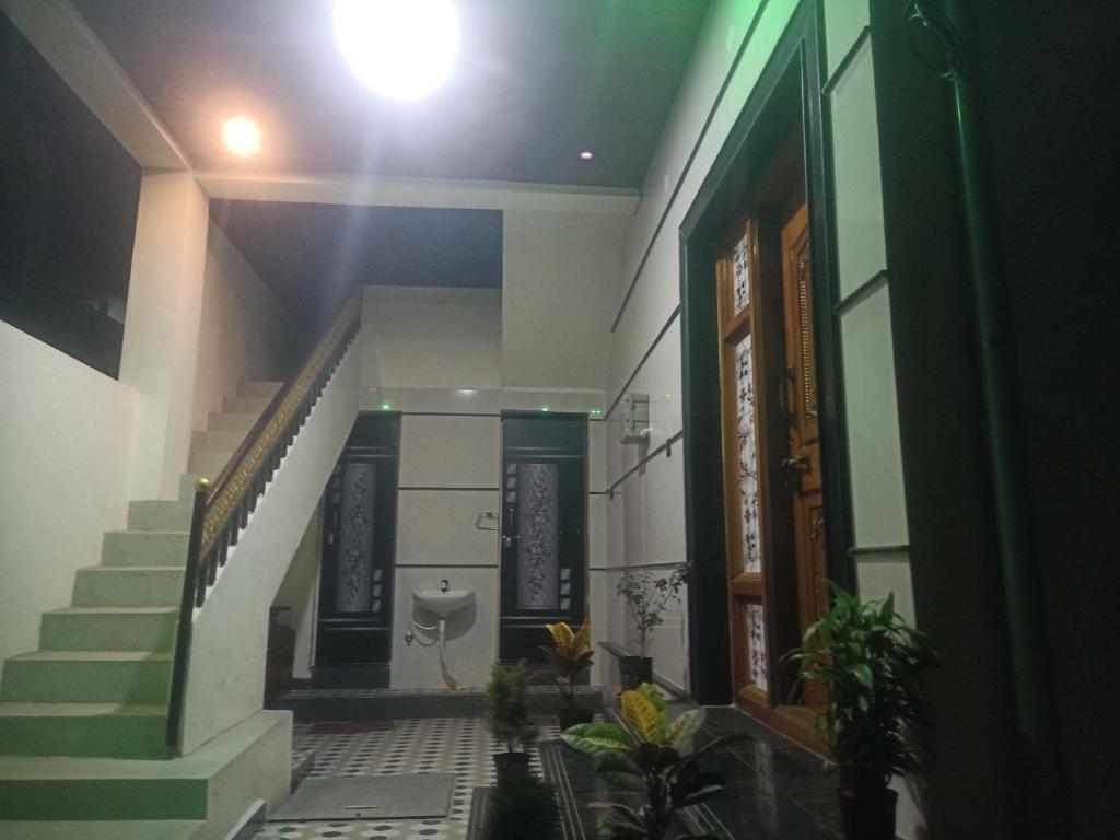 Sandhya HomeStay Hampi - Housity