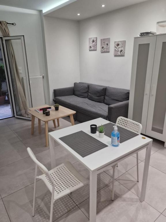 Cozy apartment at King George str Pagkrati