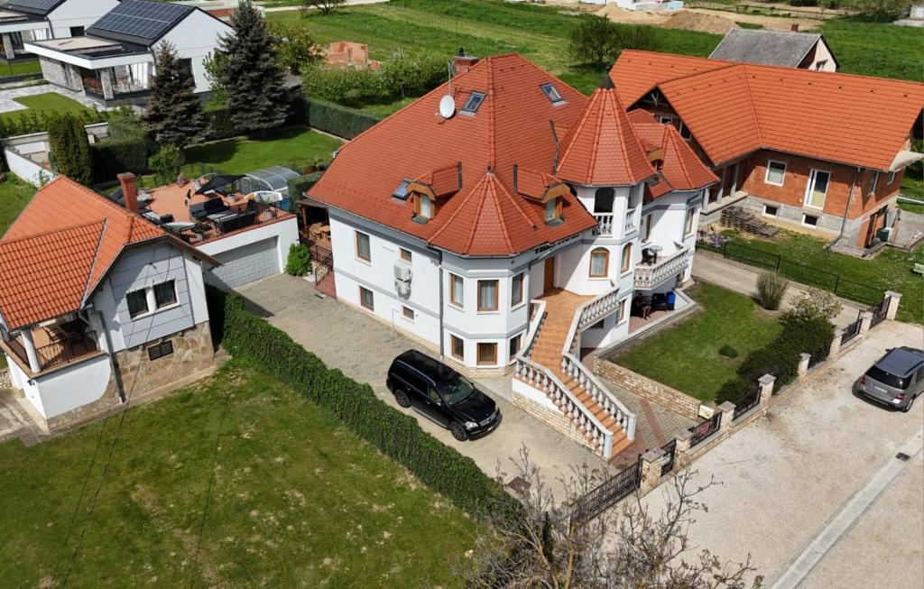 Budova, kde se aparthotel nachází