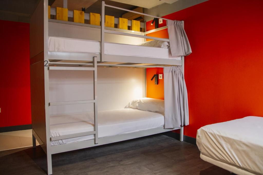 Postel nebo postele na pokoji v ubytování room00 Valencia Hostel