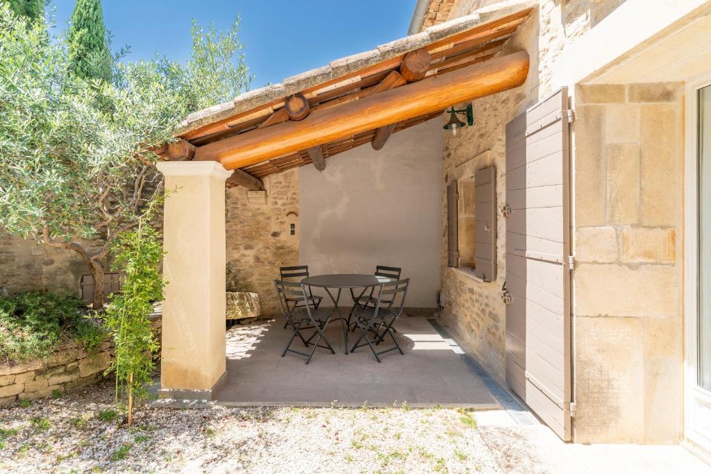 Patio nebo venkovní prostory v ubytování Le Mazet de Cabrières-d'Avignon