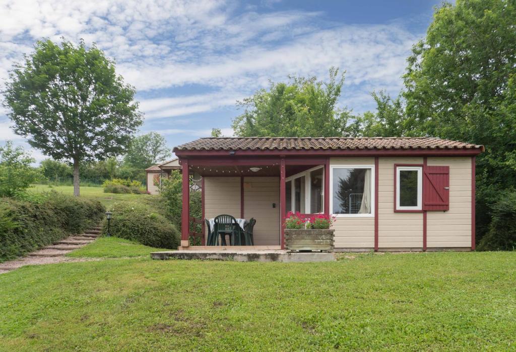 Camping Le Mont Libre - Cottage & espace nature - Gannat - Two-Bedroom Chalet