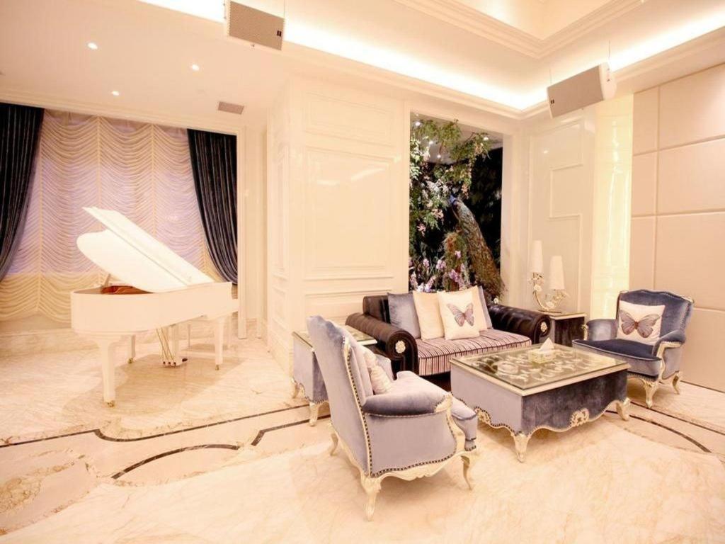 Posezení v ubytování Lake Piedmont International Hotel