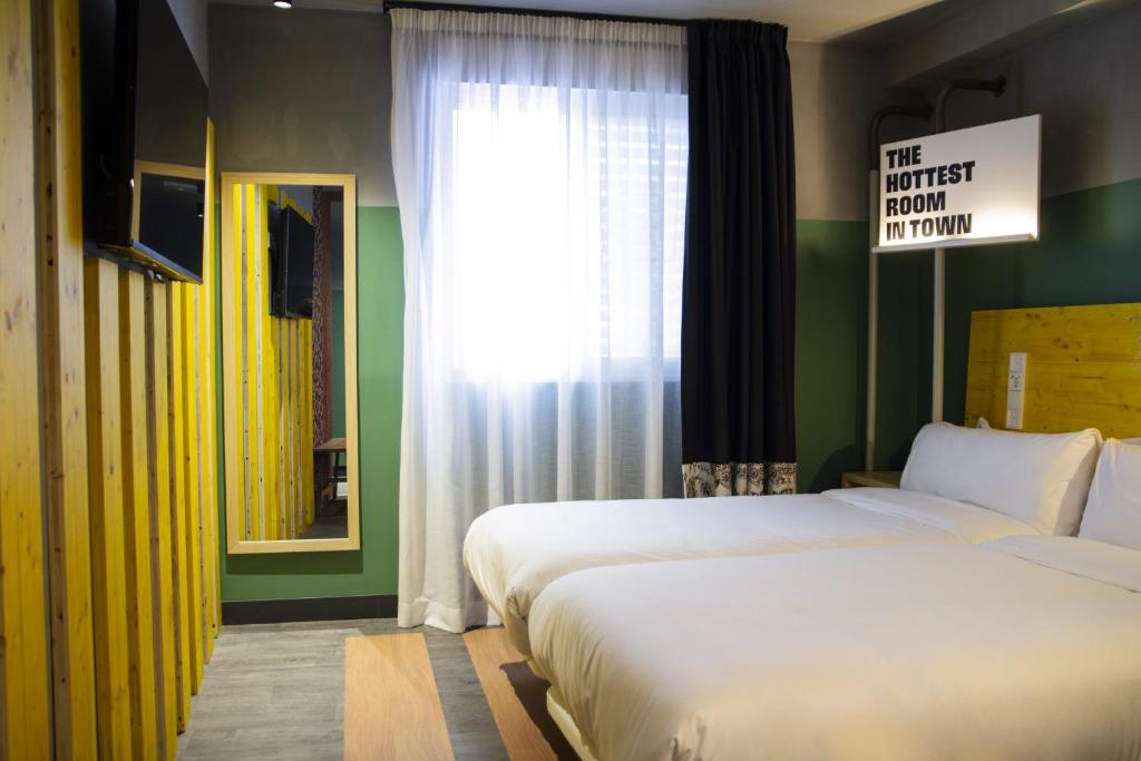 Postel nebo postele na pokoji v ubytování room00 Valencia Hostel