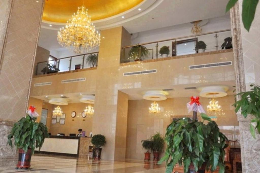 Vstupní hala nebo recepce v ubytování GreenTree Inn DingZhou Railway Station Business Hotel