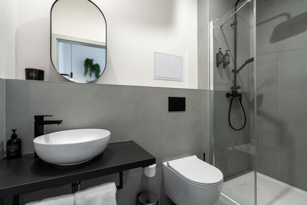 HONEST Karlin - Resim 22