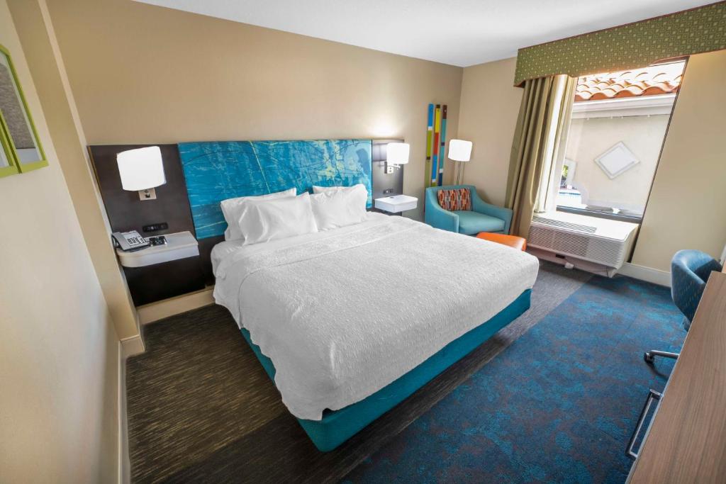Hampton Inn St Augustine US1 North - King Room - Non-Smoking