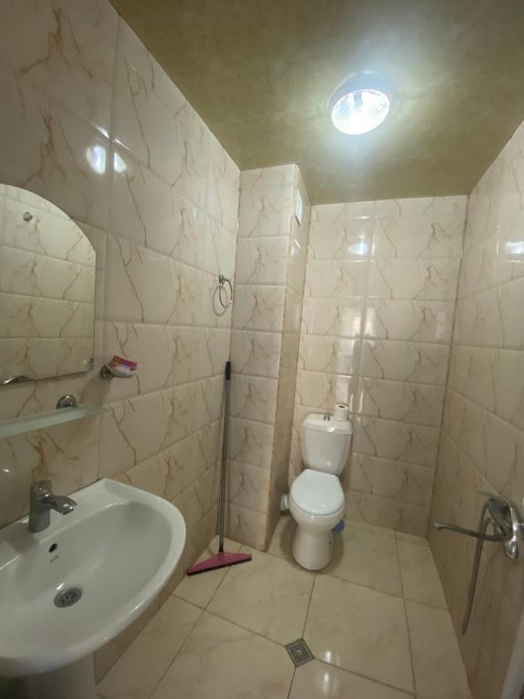 Koupelna v ubytování SUNSHINE Hotel Kvariati