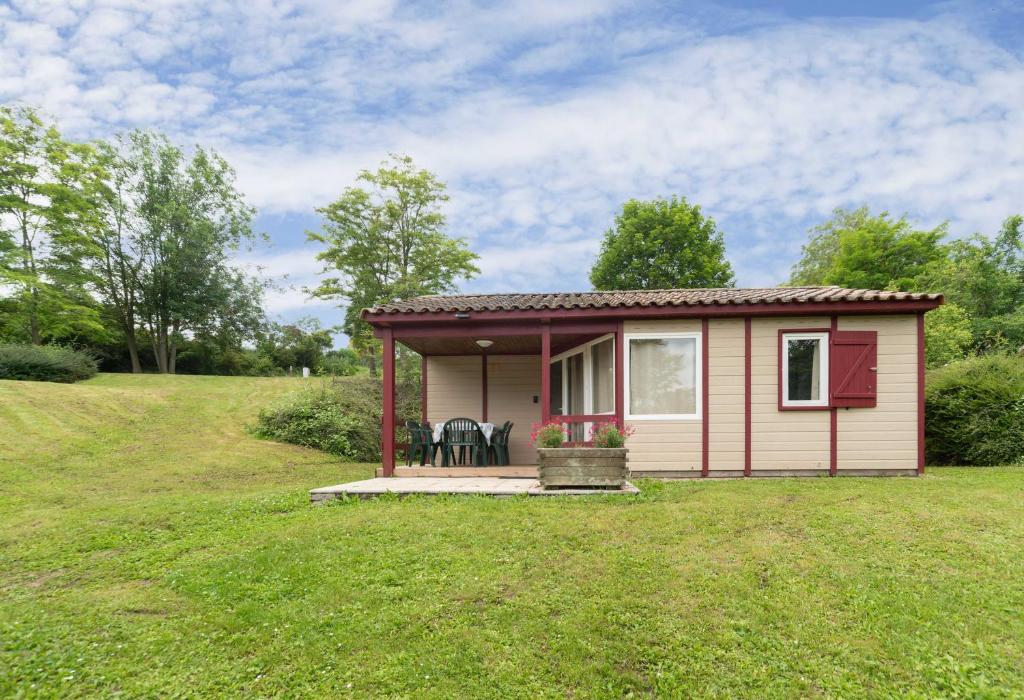 Camping Le Mont Libre - Cottage & espace nature - Gannat - Two-Bedroom Chalet