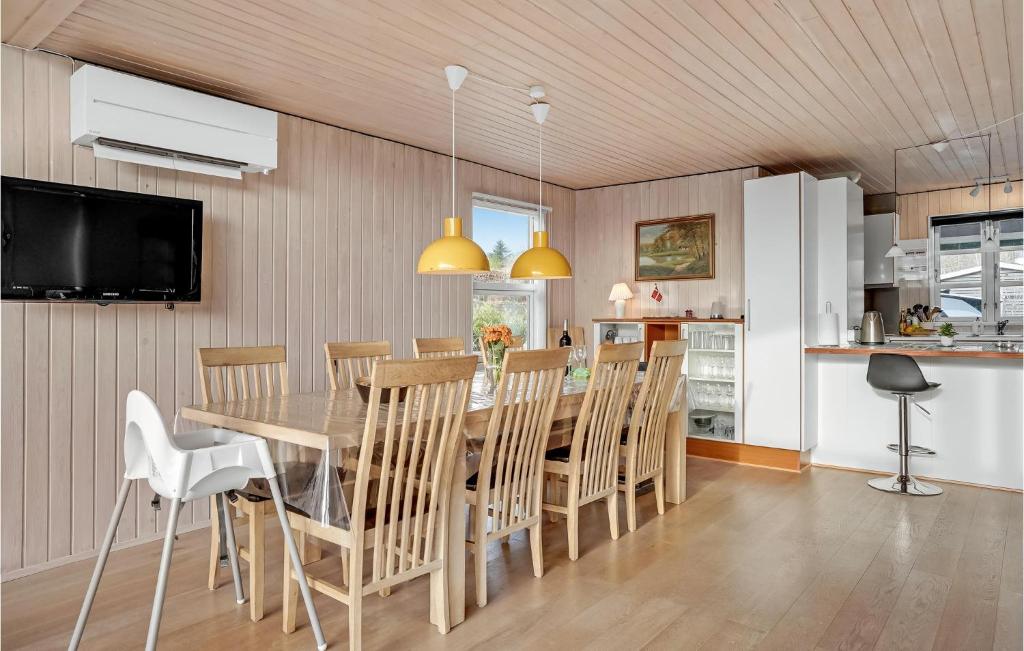 Köök või kööginurk majutusasutuses Lovely Home In Haderslev With Wifi
