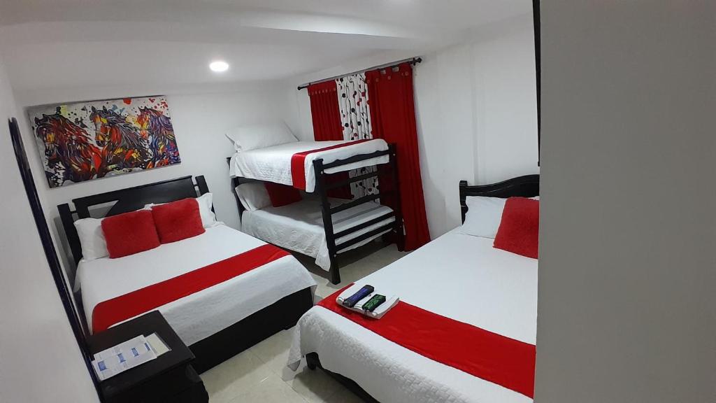 Postel nebo postele na pokoji v ubytování HOTEL LIGHT PLAZA