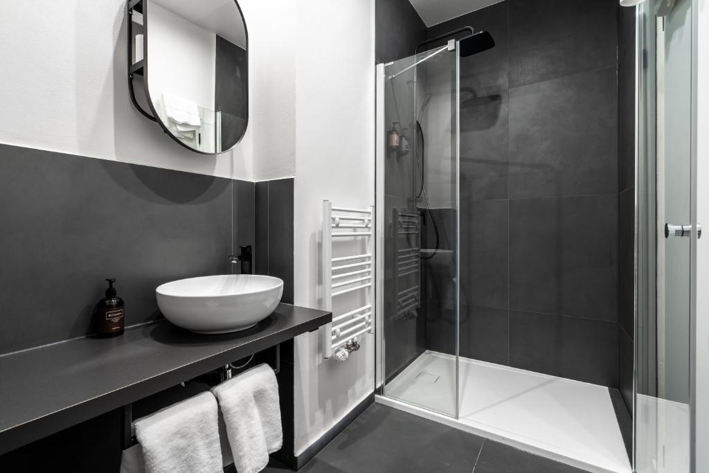 HONEST Karlin - Resim 30