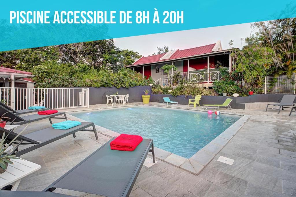 Bazén v ubytování Résidence Ti'Kéol - Appartements avec terrasse 2 à 4 personnes, piscine nebo v jeho okolí