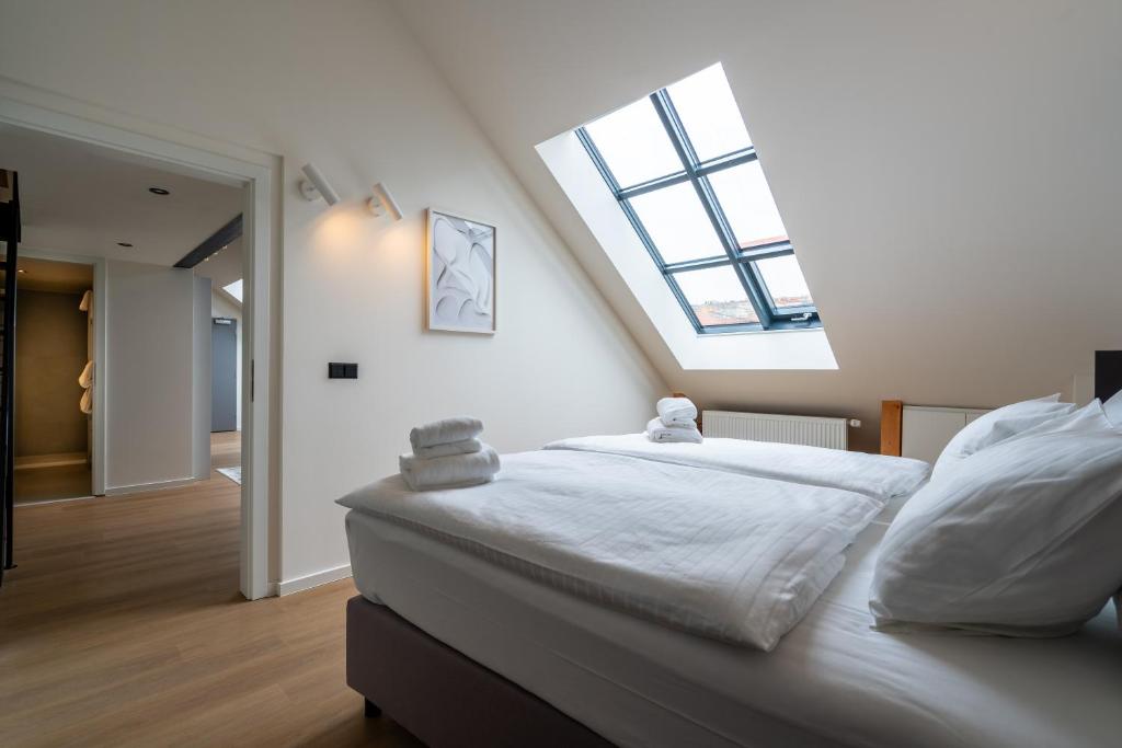 HONEST Karlin - Resim 36