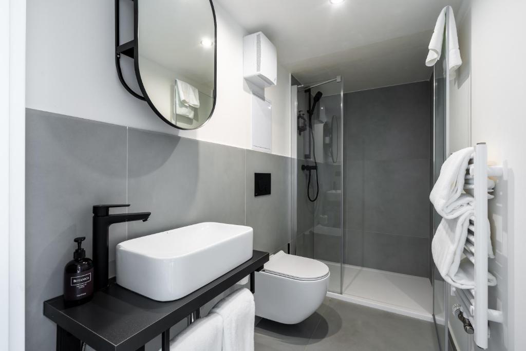 HONEST Karlin - Resim 40