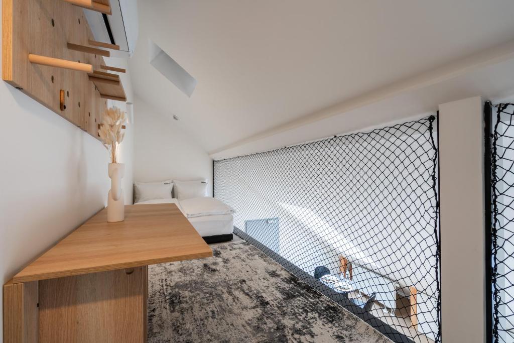 HONEST Karlin - Resim 39