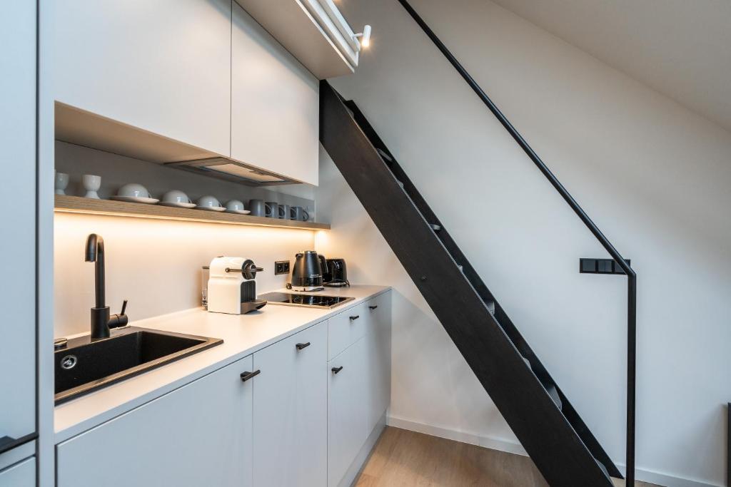 HONEST Karlin - Resim 43