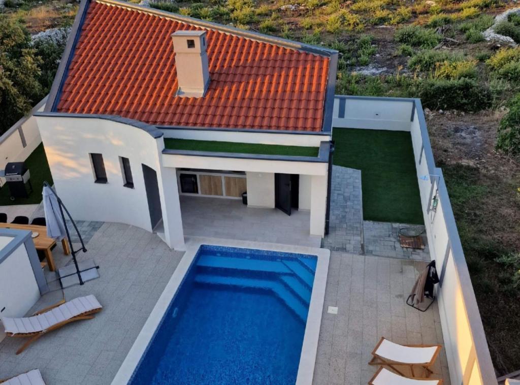 Πισίνα στο ή κοντά στο Villa Ivano