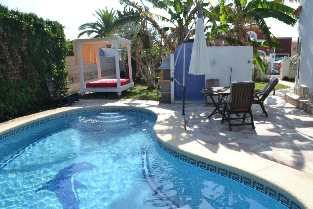 The swimming pool at or close to Casa Mar