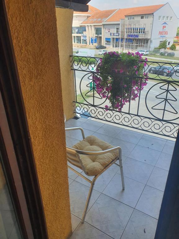 Balkón nebo terasa v ubytování Guest house Vila Bor