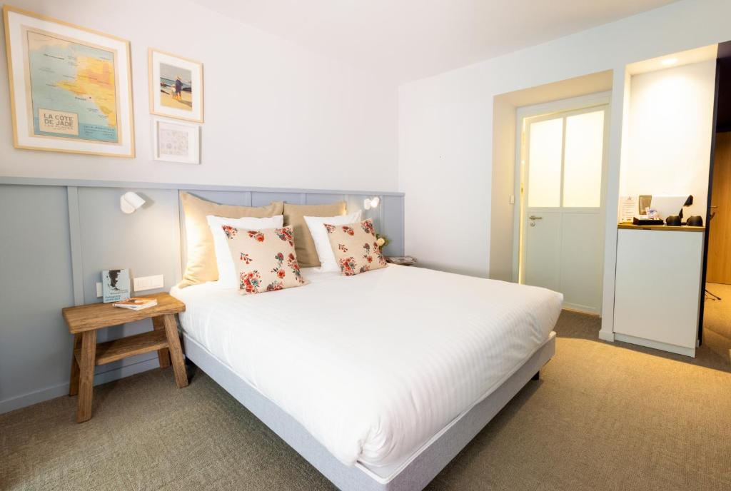 Eco-Domaine La Fontaine - HOTEL-SPA - 300 m Plage de la Fontaine aux Bretons - Chambre Double Cocon - Côté Jardin